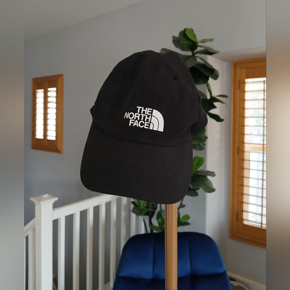 The North Face Horizon Strapback Hat. One Size